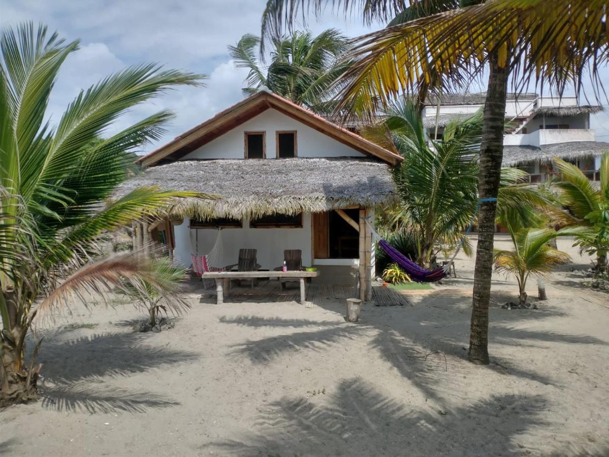 Beach Front Bungalows At The Coconut กานัว ภายนอก รูปภาพ
