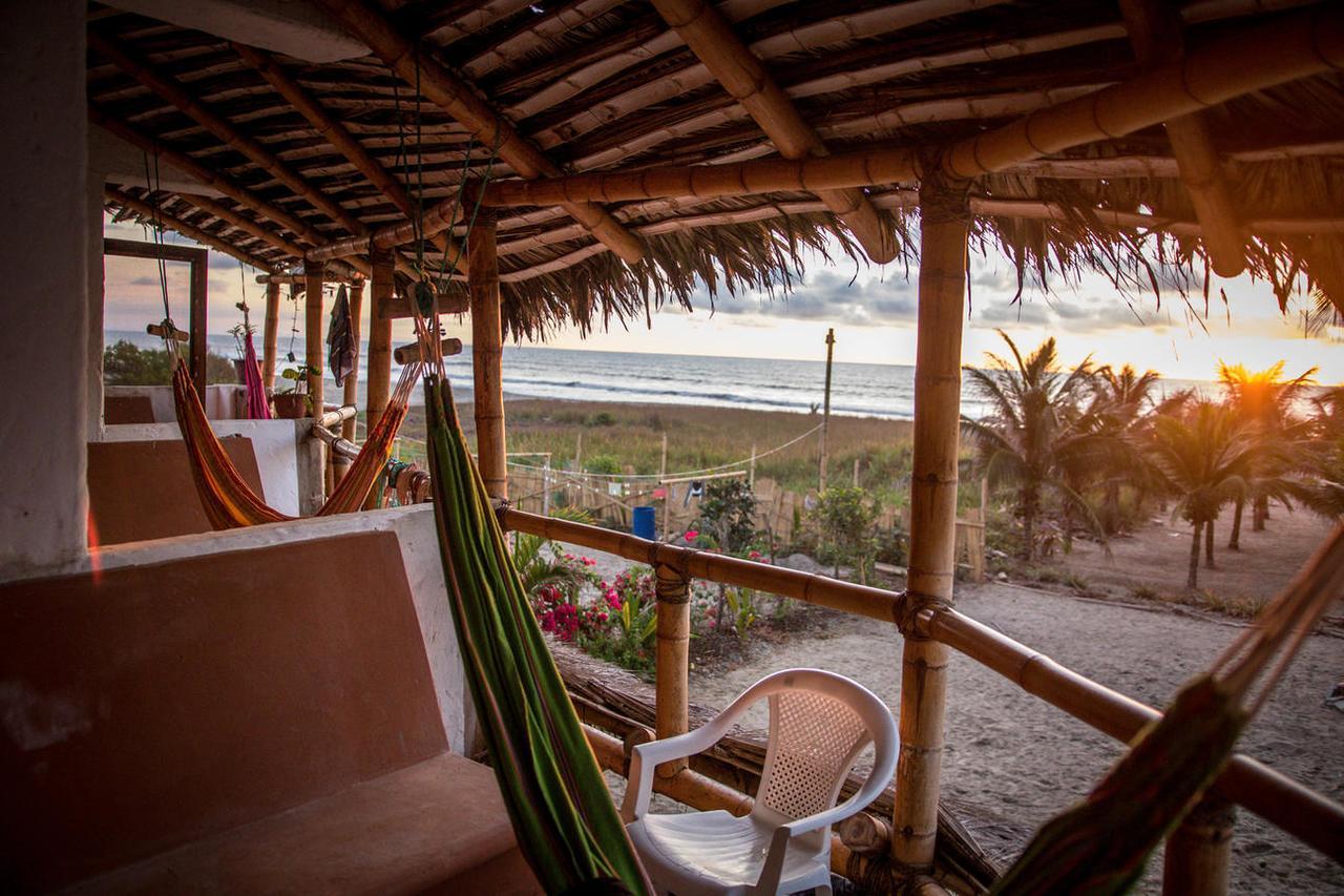 Beach Front Bungalows At The Coconut กานัว ภายนอก รูปภาพ